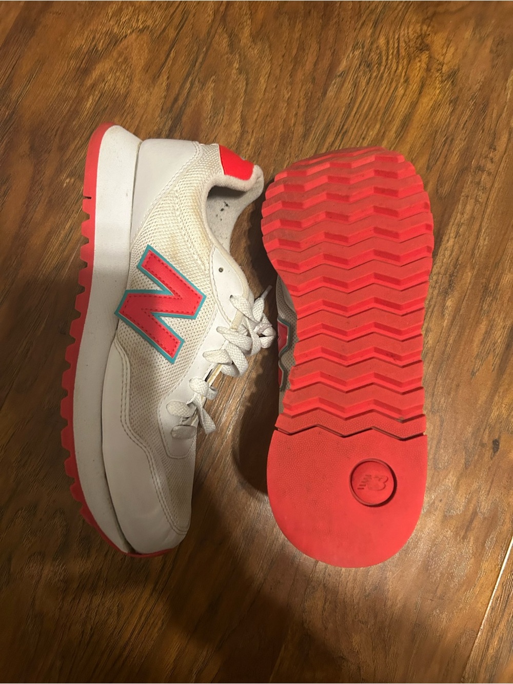 New Balance 527 'Energy Red' sneakers
 with Coral Pink and Teal Logo - Picture 4 of 5
